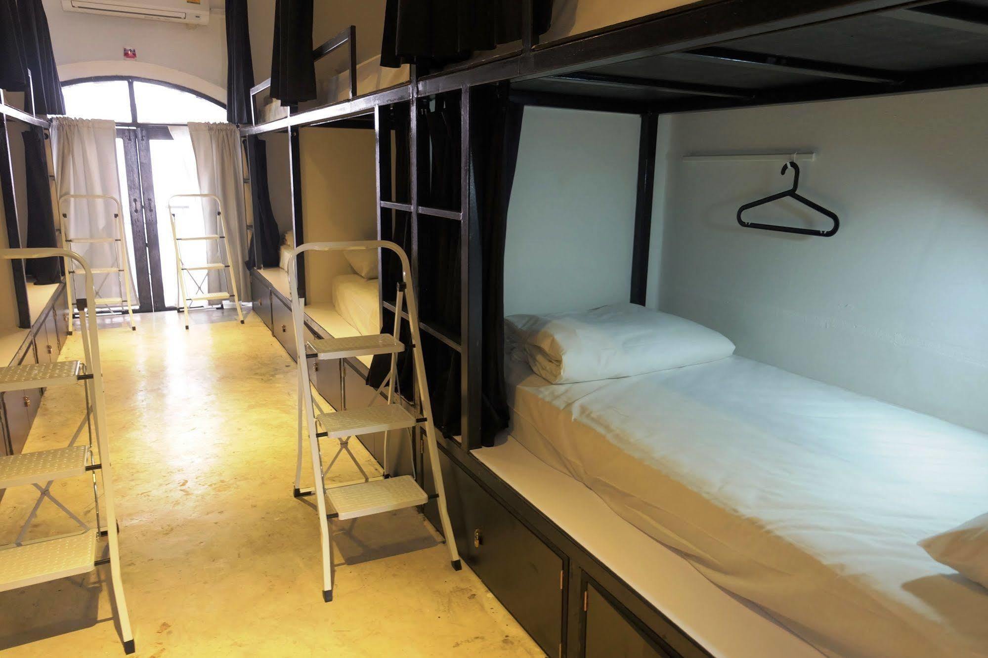 Seek Sleep Hostel Bangkok Exterior foto