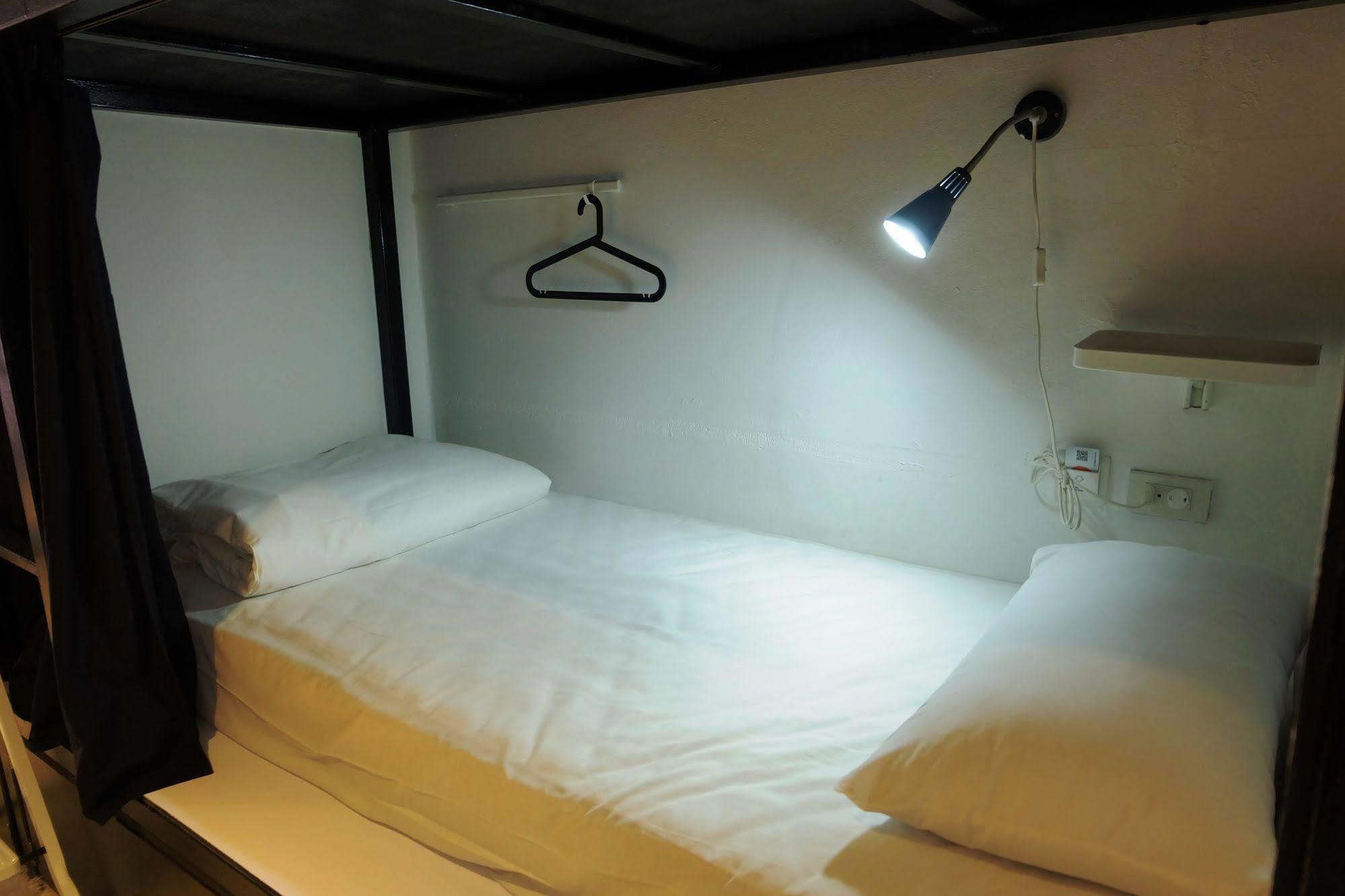 Seek Sleep Hostel Bangkok Exterior foto