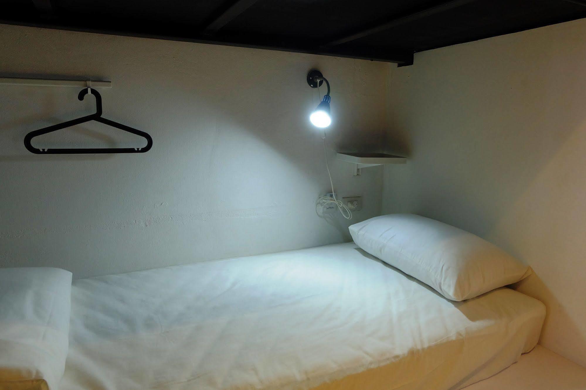 Seek Sleep Hostel Bangkok Exterior foto